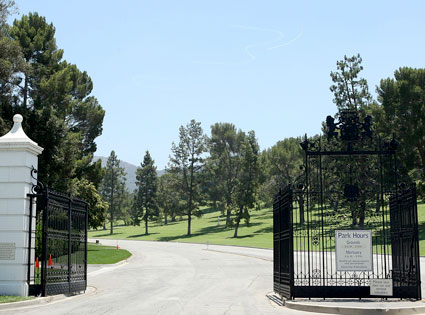 425.forestlawn.lc.032411.jpg